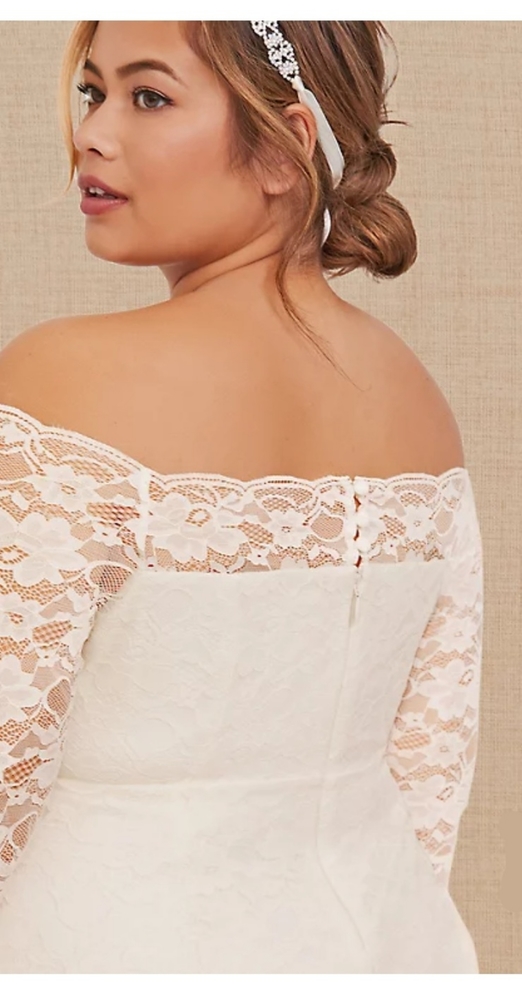 💍Torrid Ivory Lace Bodycon  Dress - Picture 3 of 8